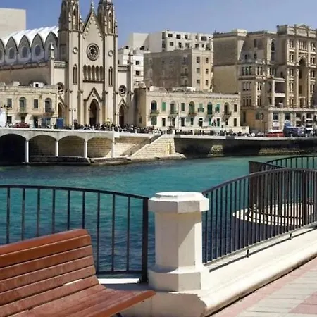 Saint Henry 아파트